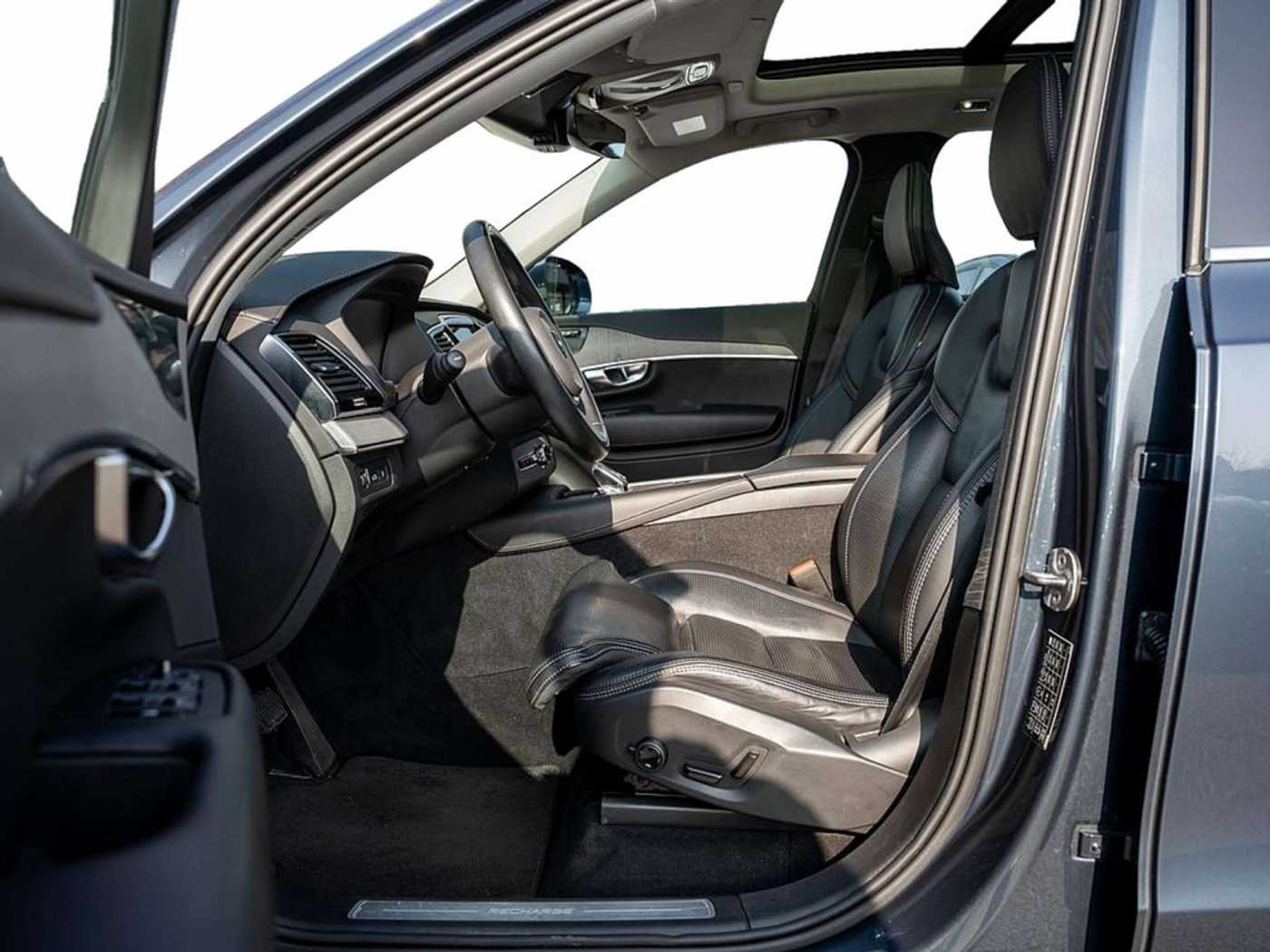 Volvo  T8 Plus Dark Plug-In Hybrid HGSD AHK