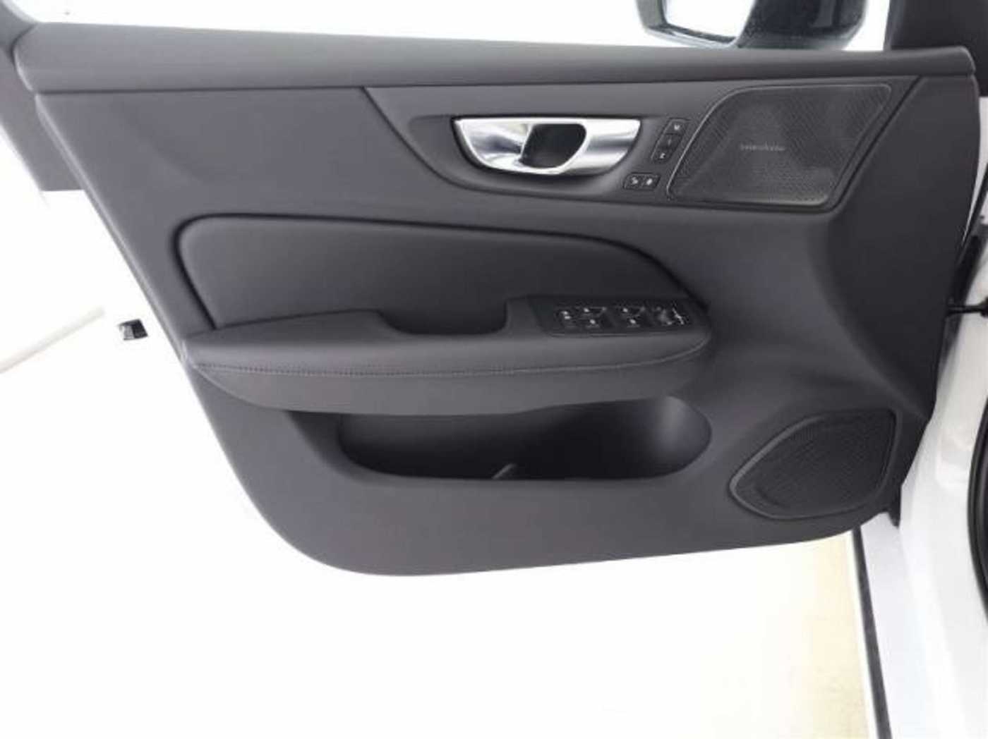 Volvo  T8 Ultimate Dark HUD H/K PANO 360°