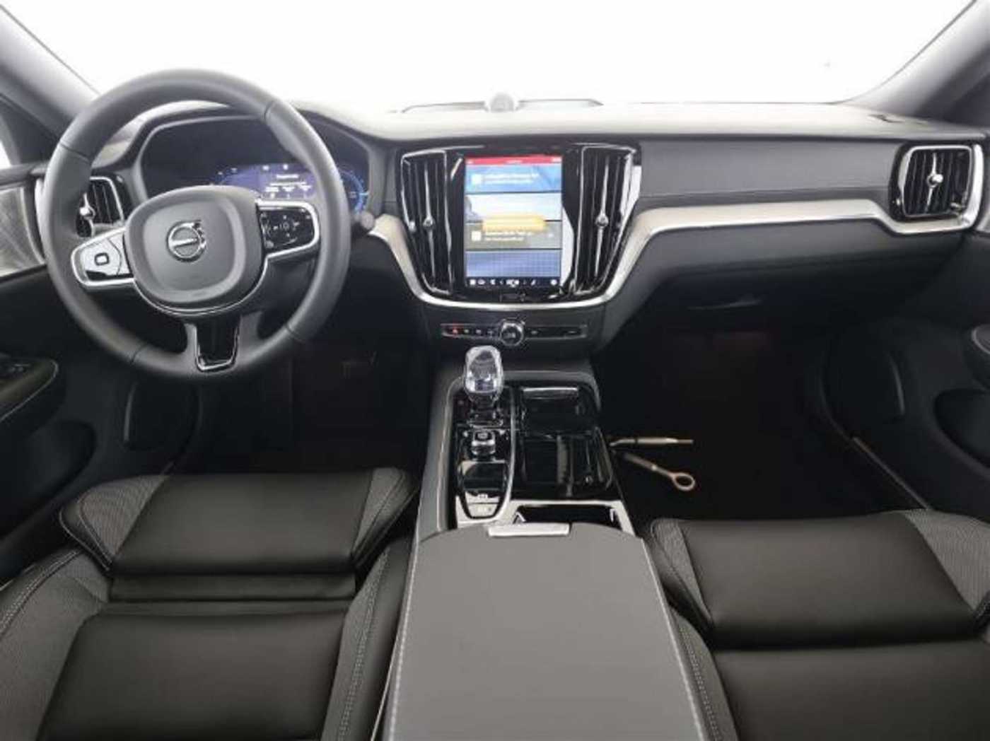 Volvo  T8 Ultimate Dark HUD 360° B&W PANO