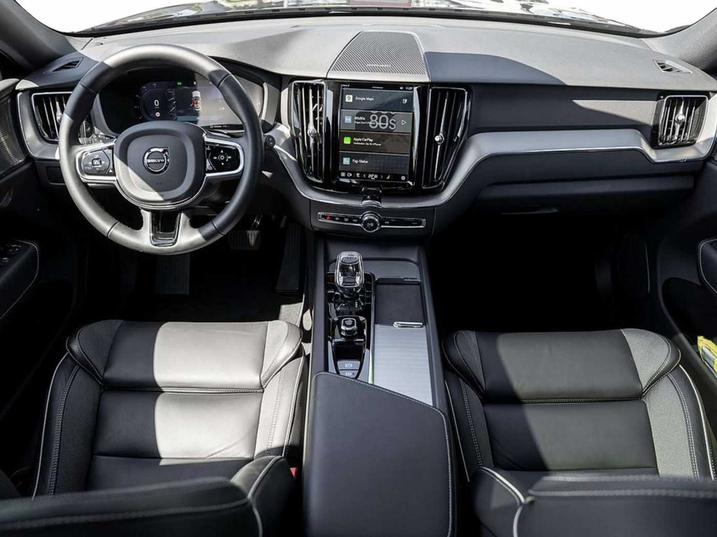 Volvo  T6 Plus Dark Recharge Plug-In Hybrid AWD