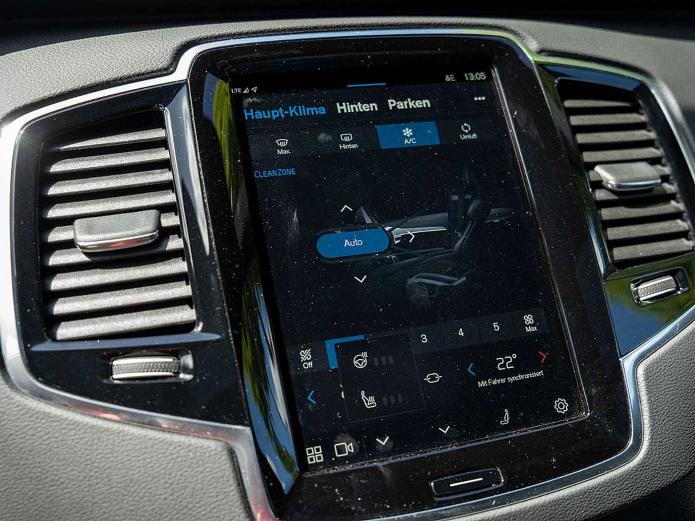Volvo  T8 Ultra Dark Recharge AWD STANDHZ PANO