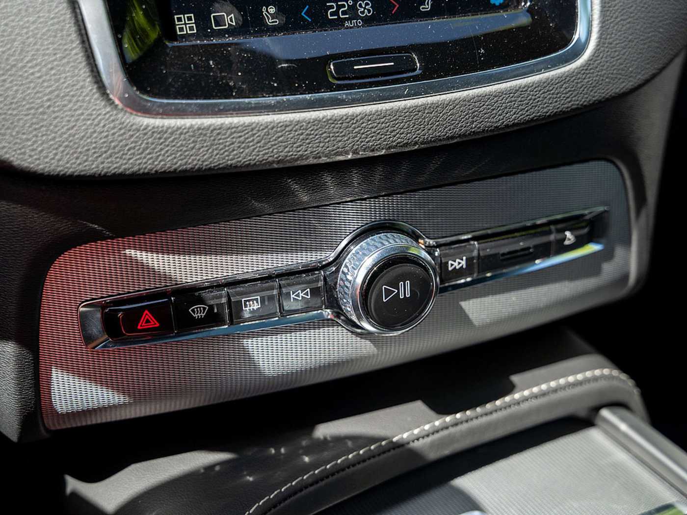 Volvo  T8 Ultra Dark Recharge AWD STANDHZ PANO