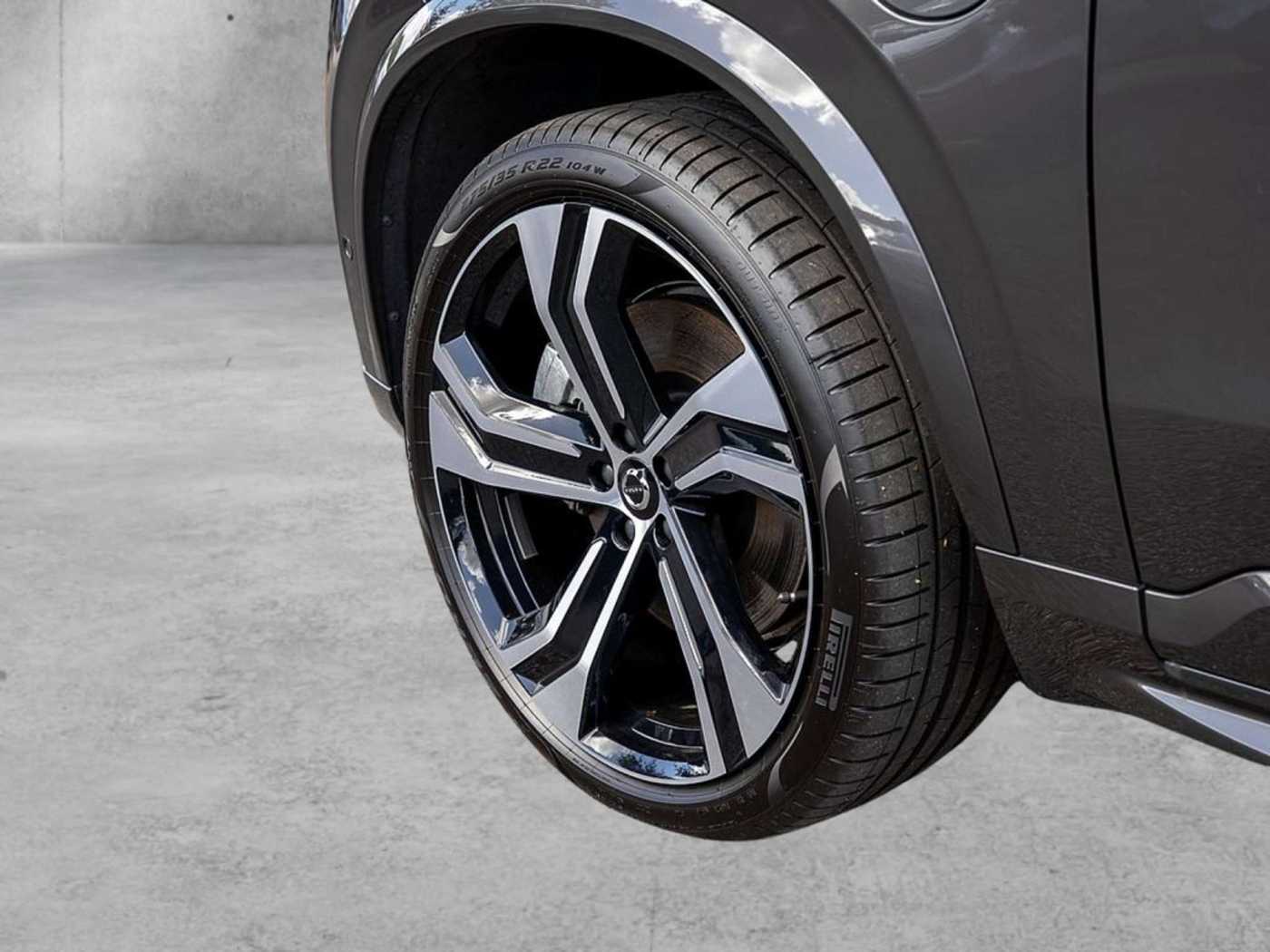 Volvo  T8 Ultra Dark Recharge AWD STANDHZ PANO