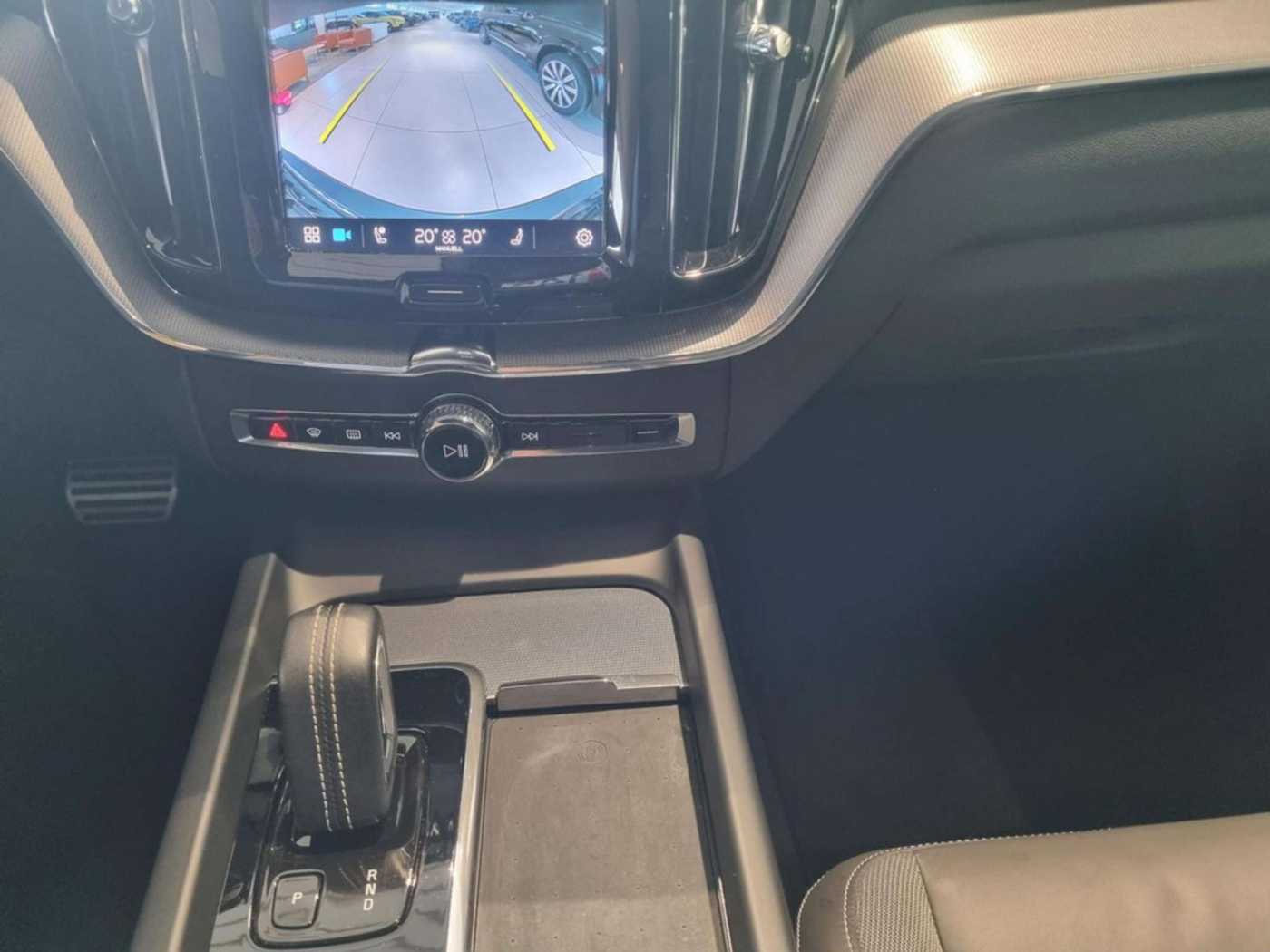 Volvo  B4 (D) R Design AWD AHK STANDHZ HGSD