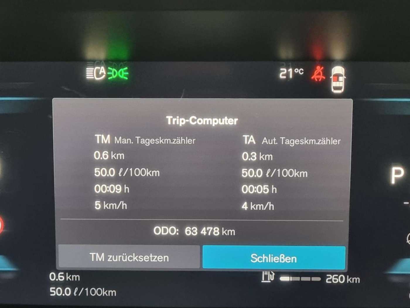 Volvo  B4 (D) R Design AWD AHK STANDHZ HGSD