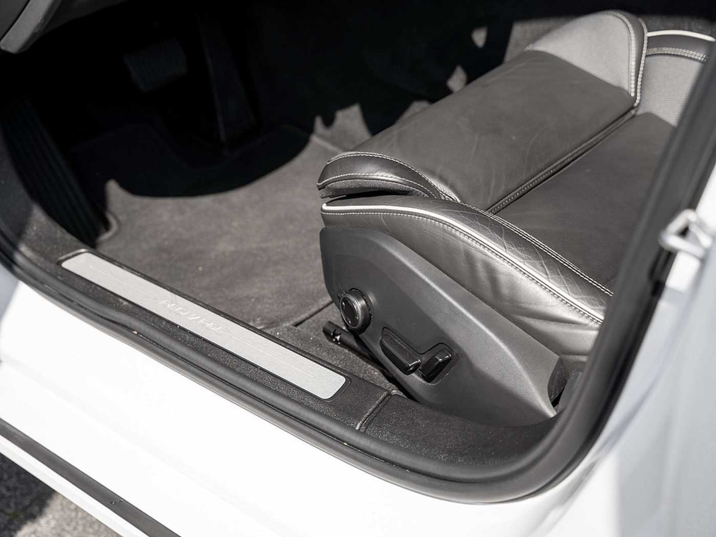 Volvo  T8 Ultimate Dark Recharge AWD STANDHZ B&W