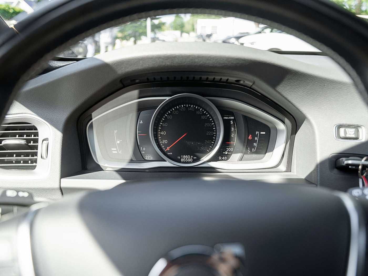 Volvo  D4 Linje Svart MEMORY HGSD FACELIFT