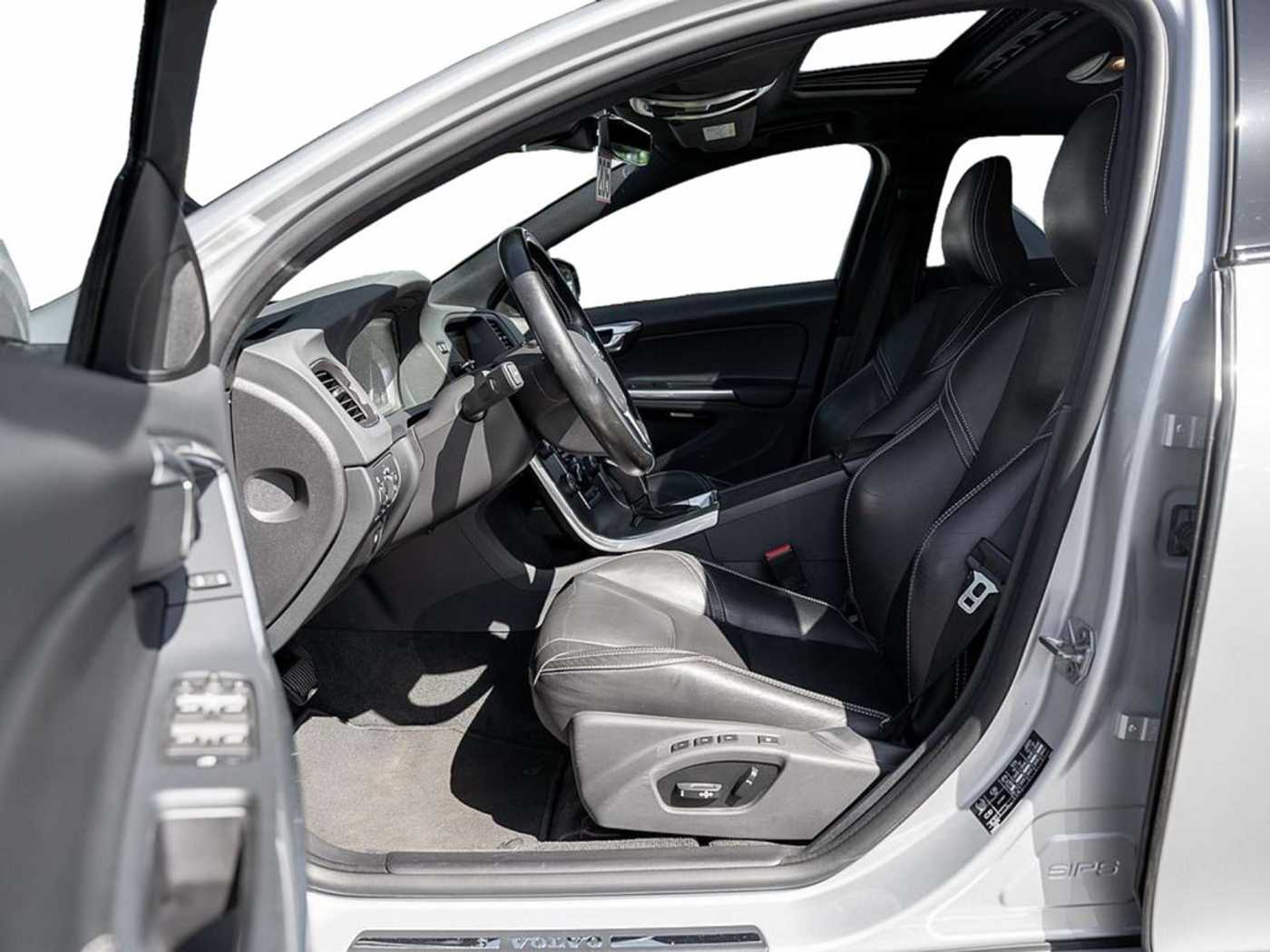 Volvo  D4 Linje Svart MEMORY HGSD FACELIFT