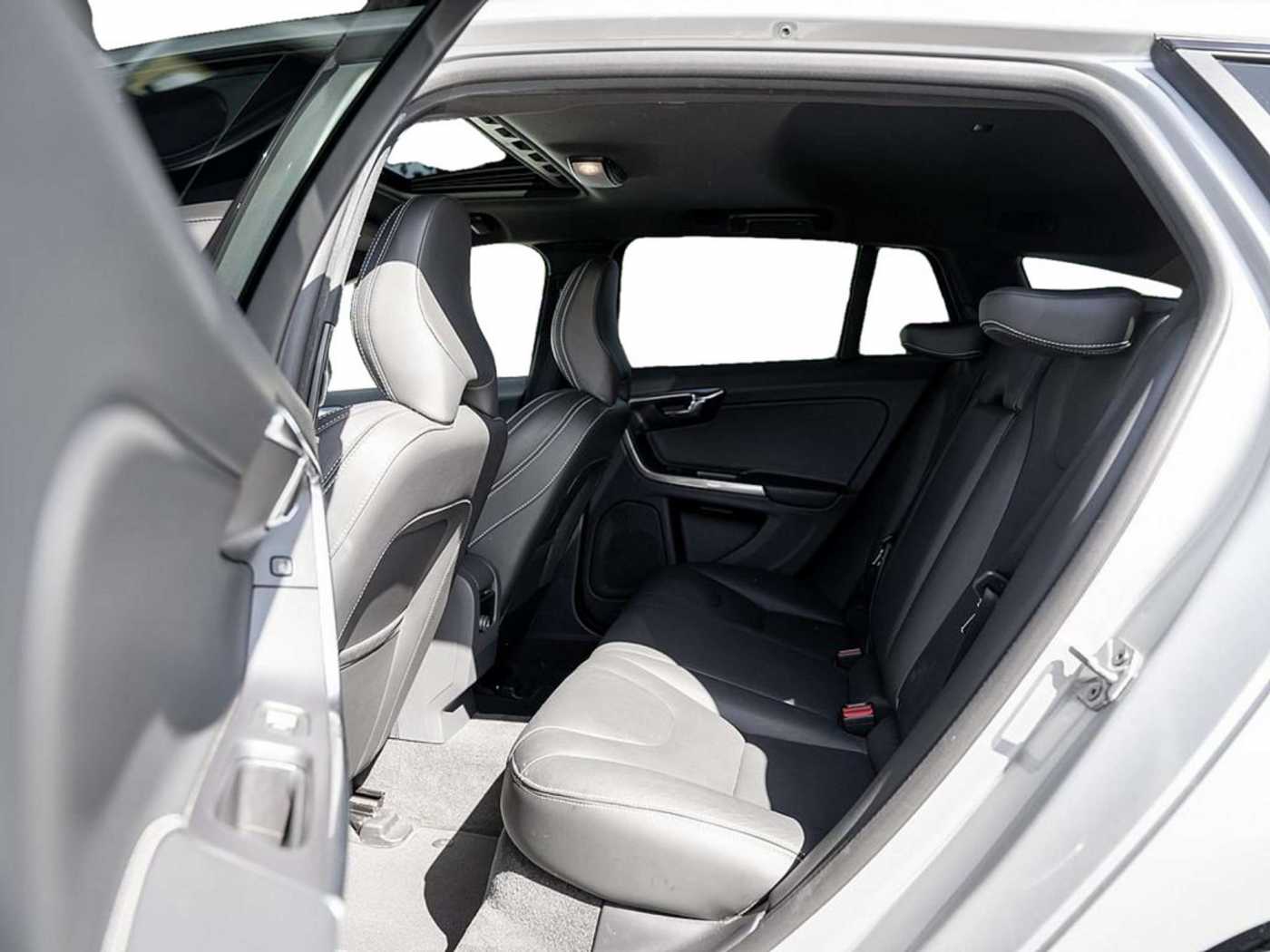 Volvo  D4 Linje Svart MEMORY HGSD FACELIFT