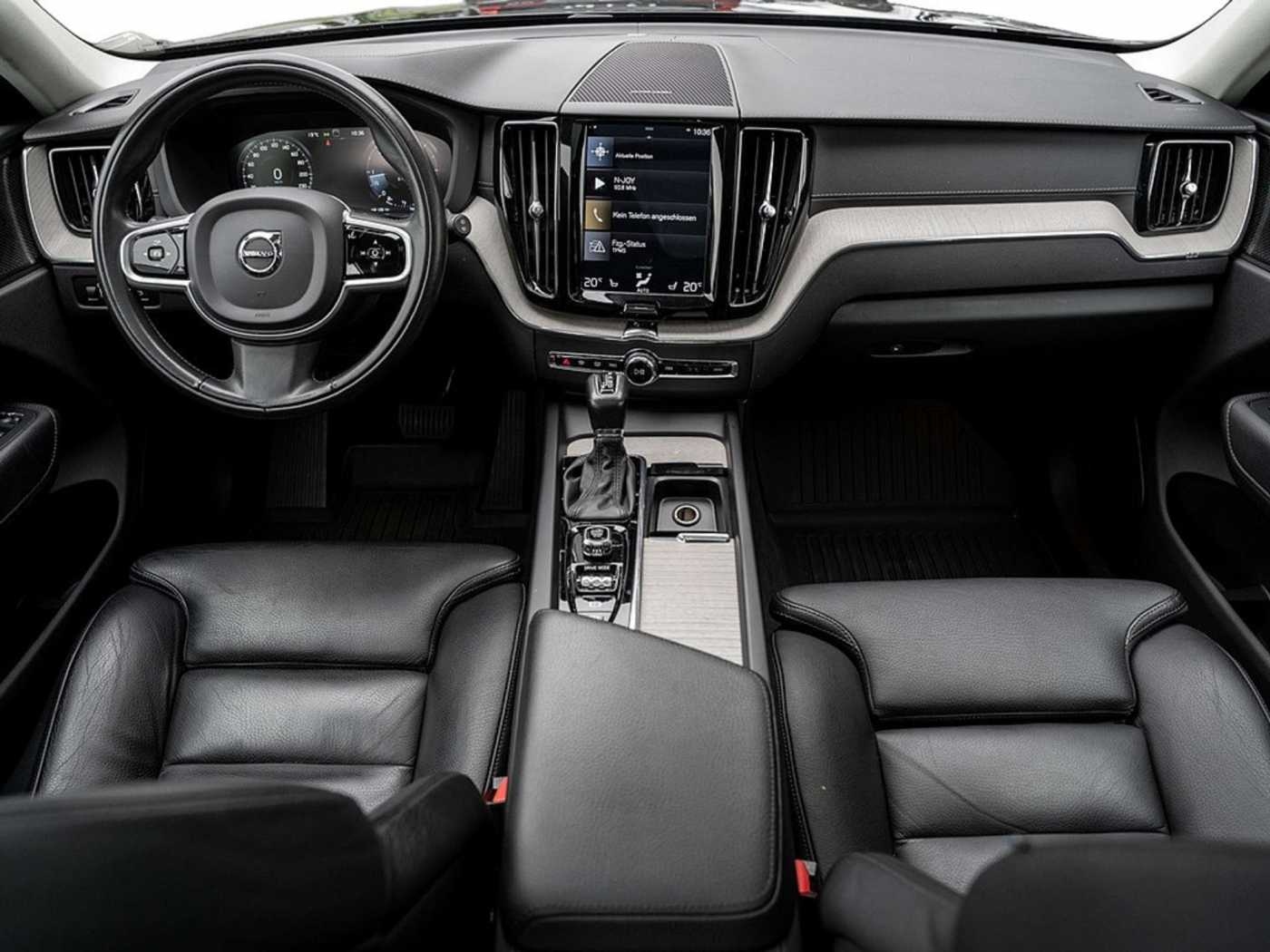 Volvo  D4 Inscription 2WD STANDHZ PANORAMADACH