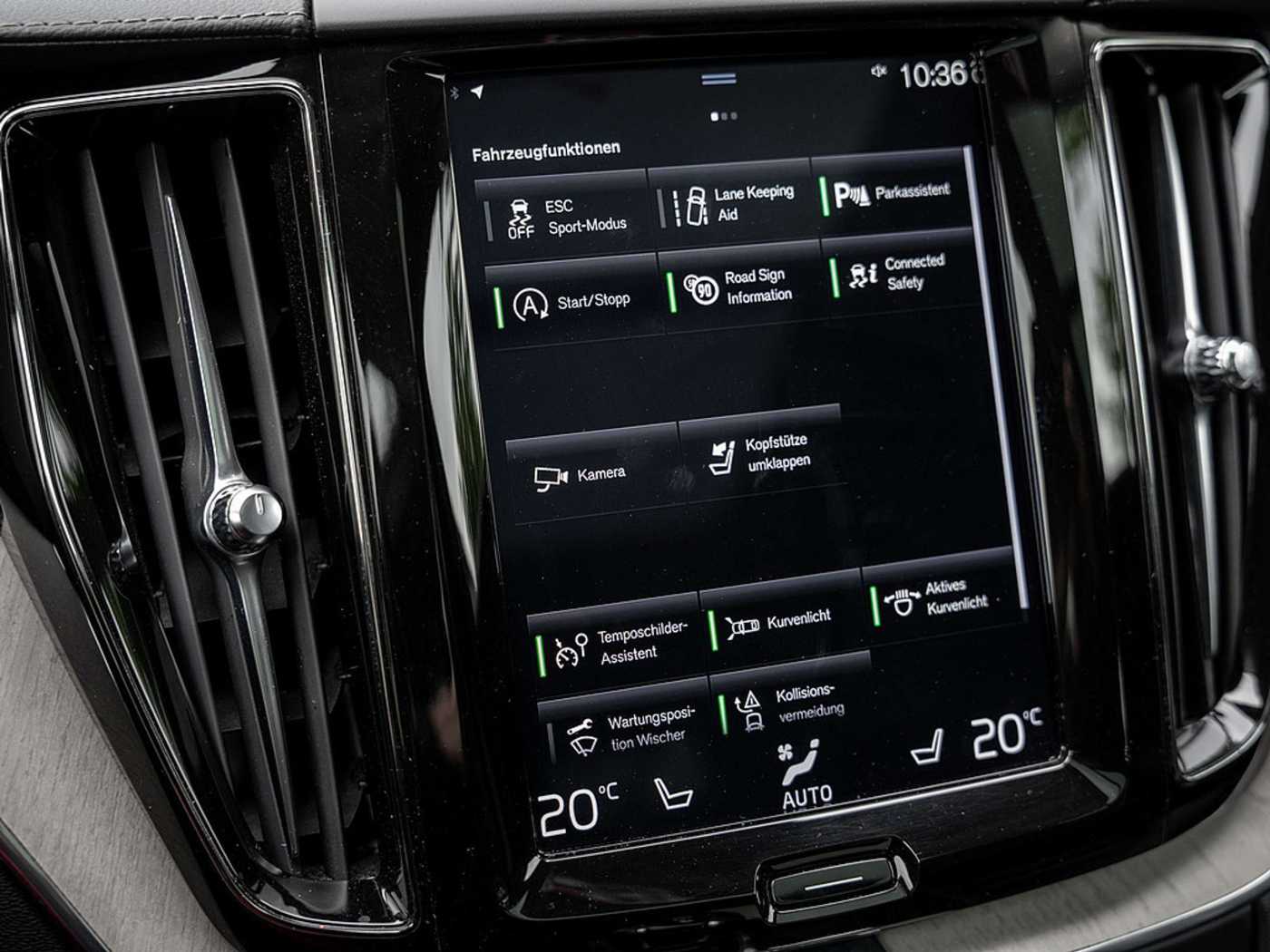 Volvo  D4 Inscription 2WD STANDHZ PANORAMADACH
