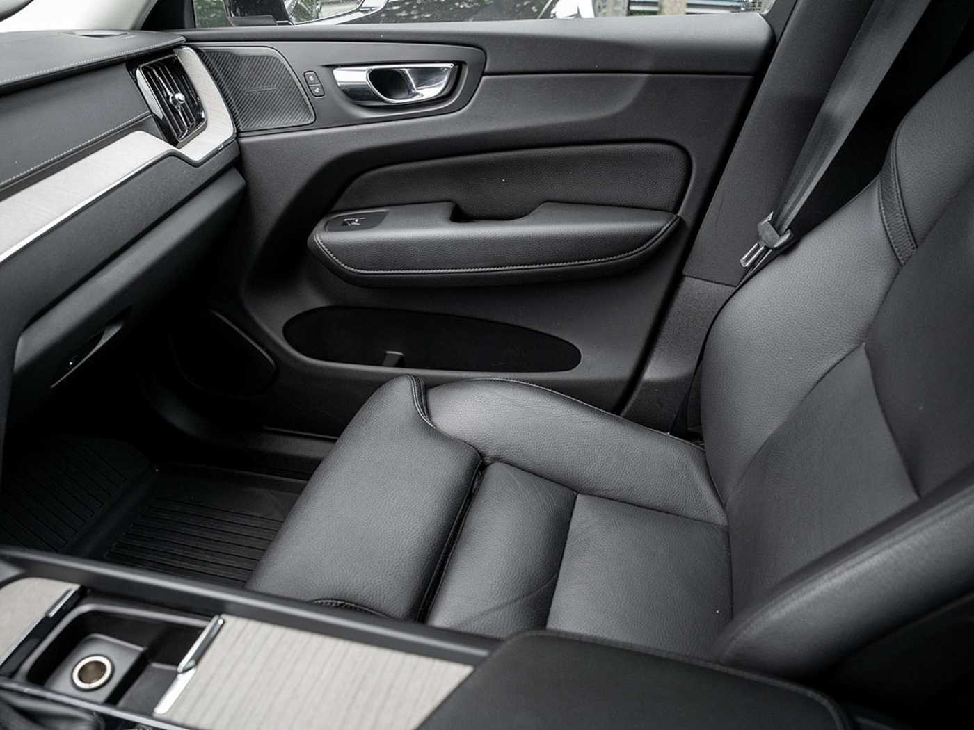 Volvo  D4 Inscription 2WD STANDHZ PANORAMADACH