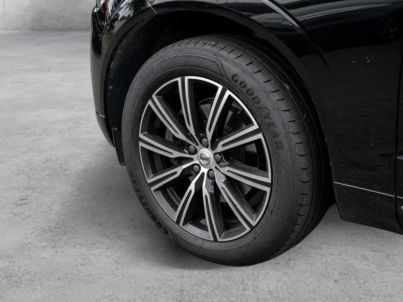Volvo  D4 Inscription 2WD STANDHZ PANORAMADACH