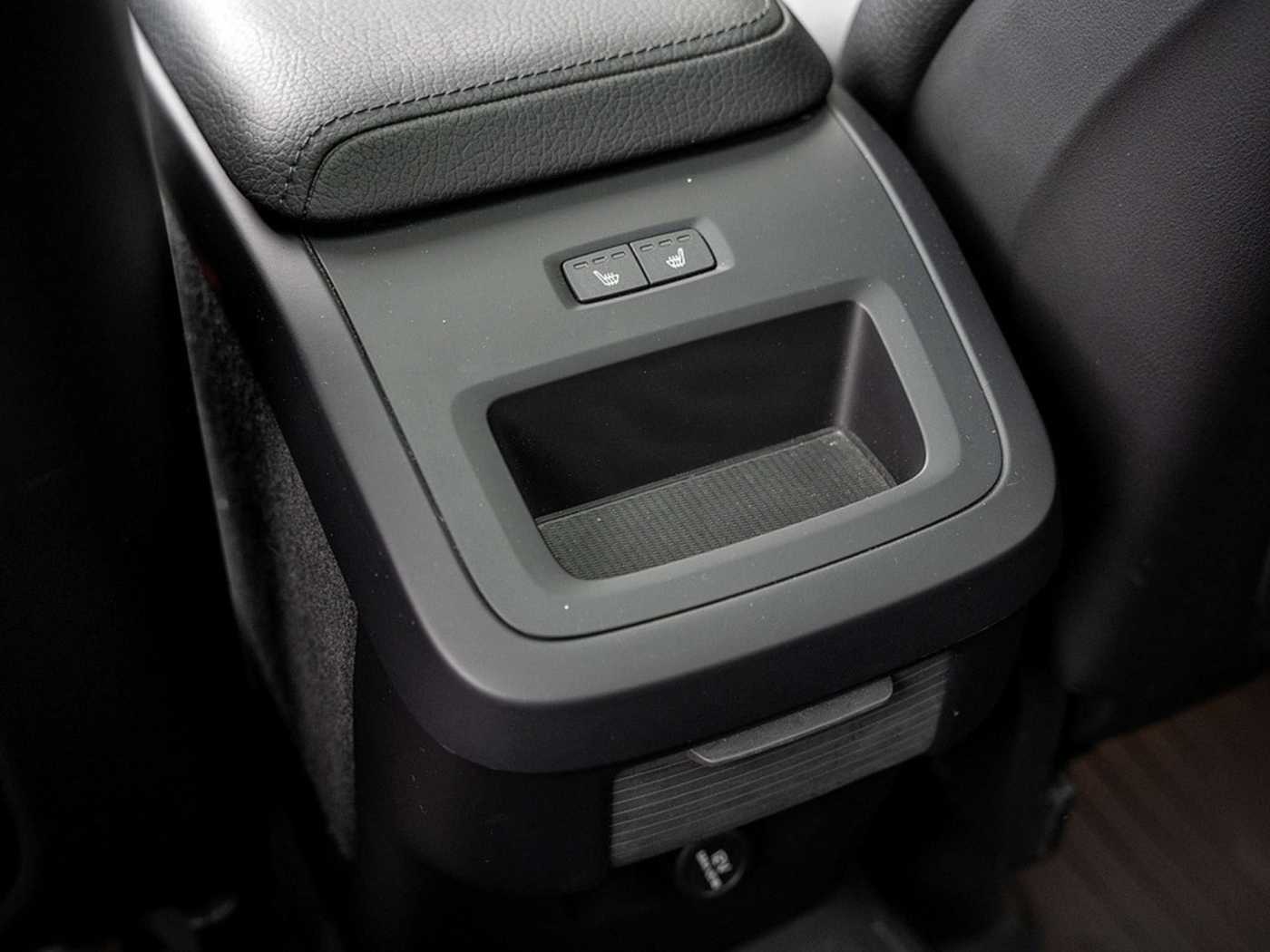 Volvo  D4 Inscription 2WD STANDHZ PANORAMADACH