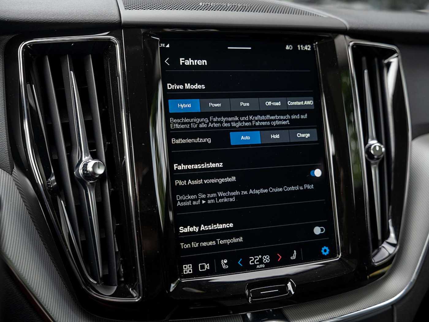 Volvo  T8 Plus Dark Recharge Plug-In Hybrid AWD