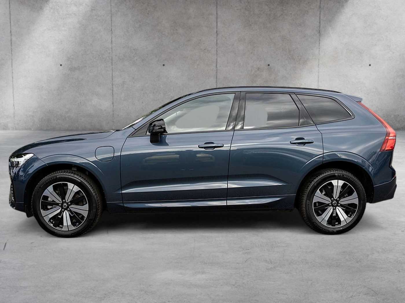 Volvo  T8 Plus Dark Recharge Plug-In Hybrid AWD