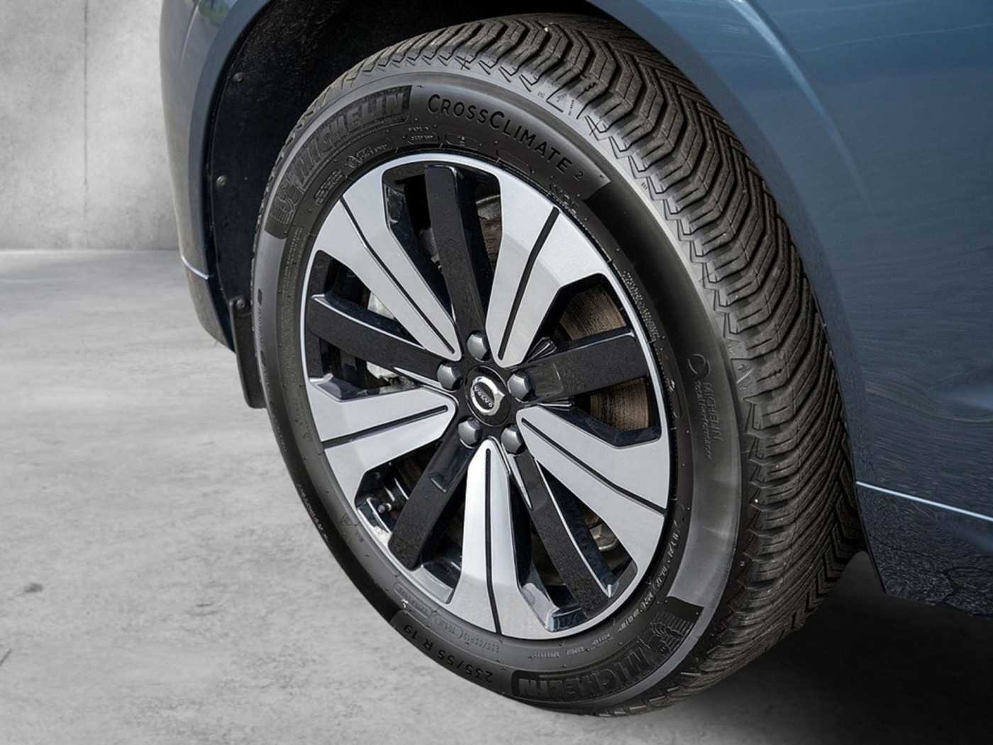 Volvo  T8 Plus Dark Recharge Plug-In Hybrid AWD