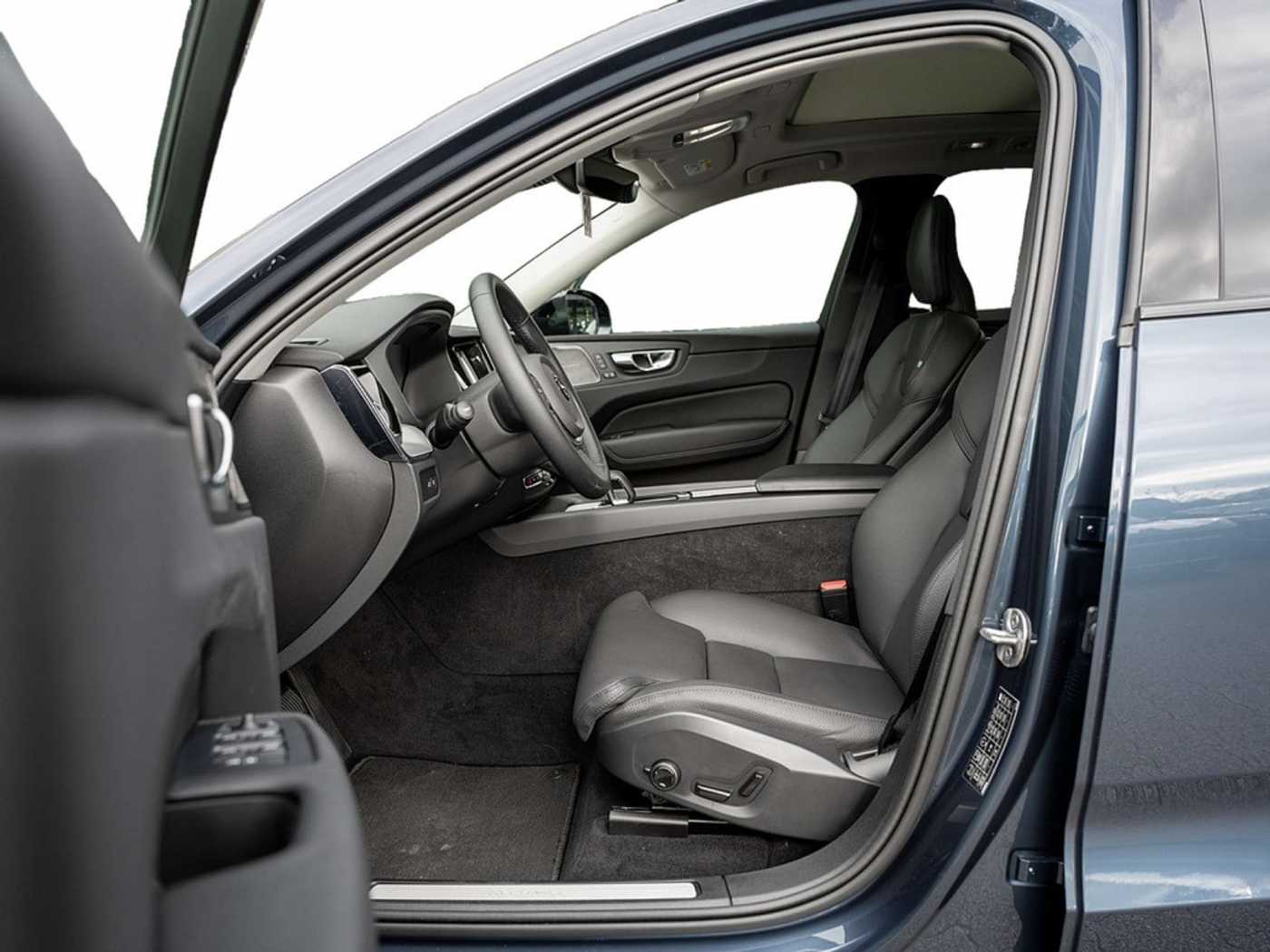 Volvo  T8 Plus Dark Recharge Plug-In Hybrid AWD