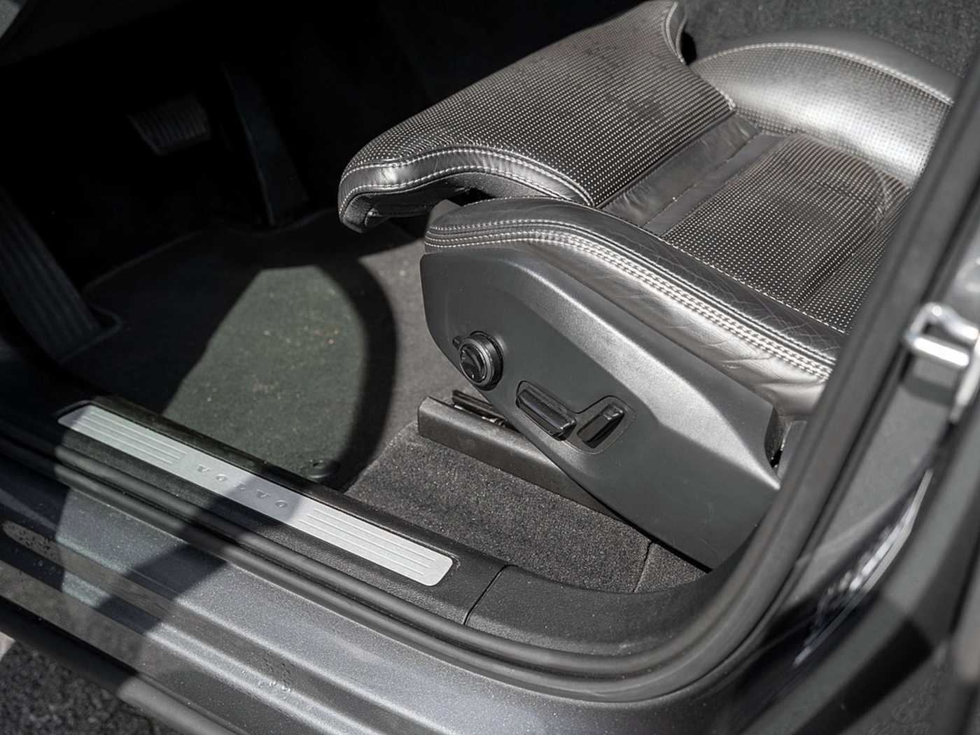 Volvo  D4 Inscription 2WD STANDHZ AKTIVSITZE