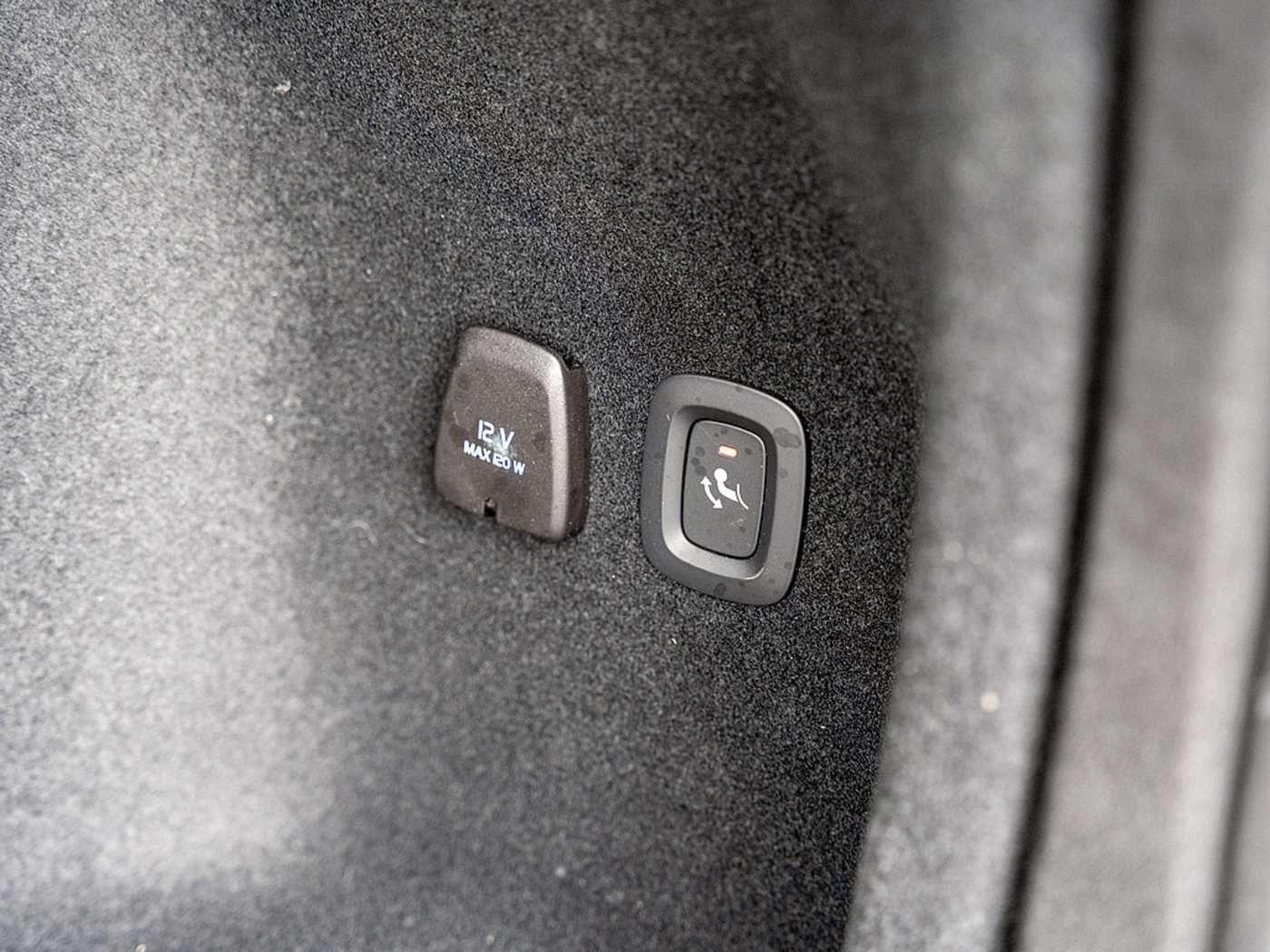 Volvo  T8 Recharge Plus Dark AWD PANO 360°