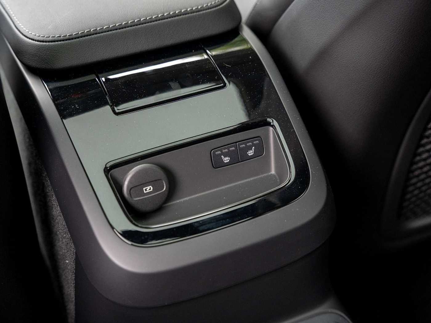 Volvo  T8 Recharge Plus Dark AWD PANO 360°