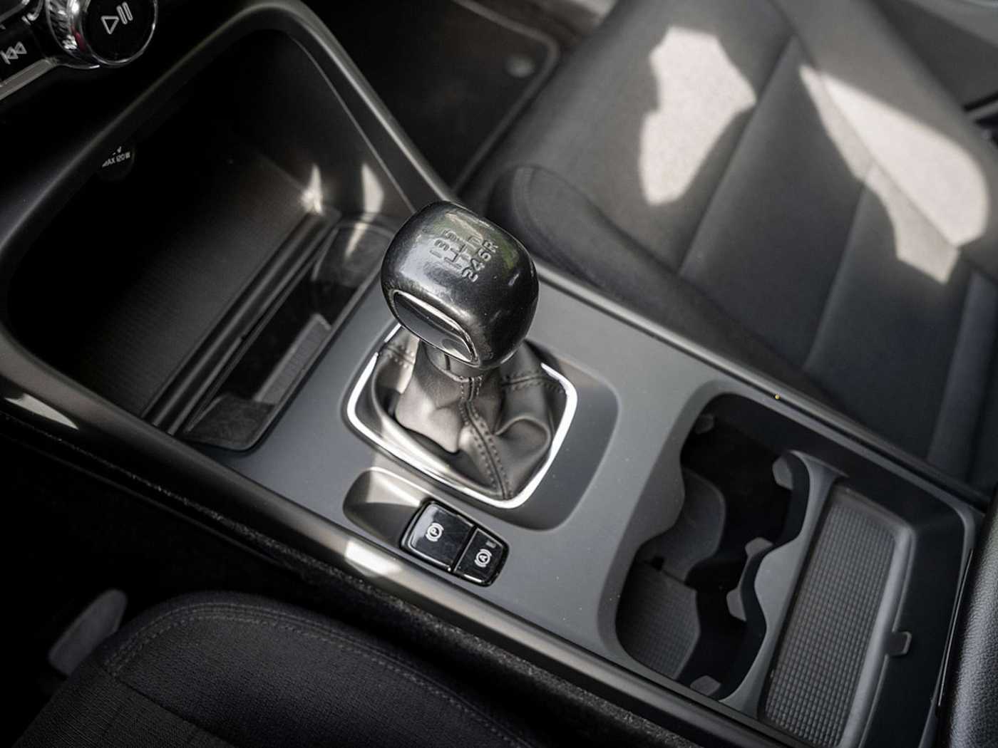 Volvo  T3 SHZ KAMERA NAVI LED SCHEINWERFER