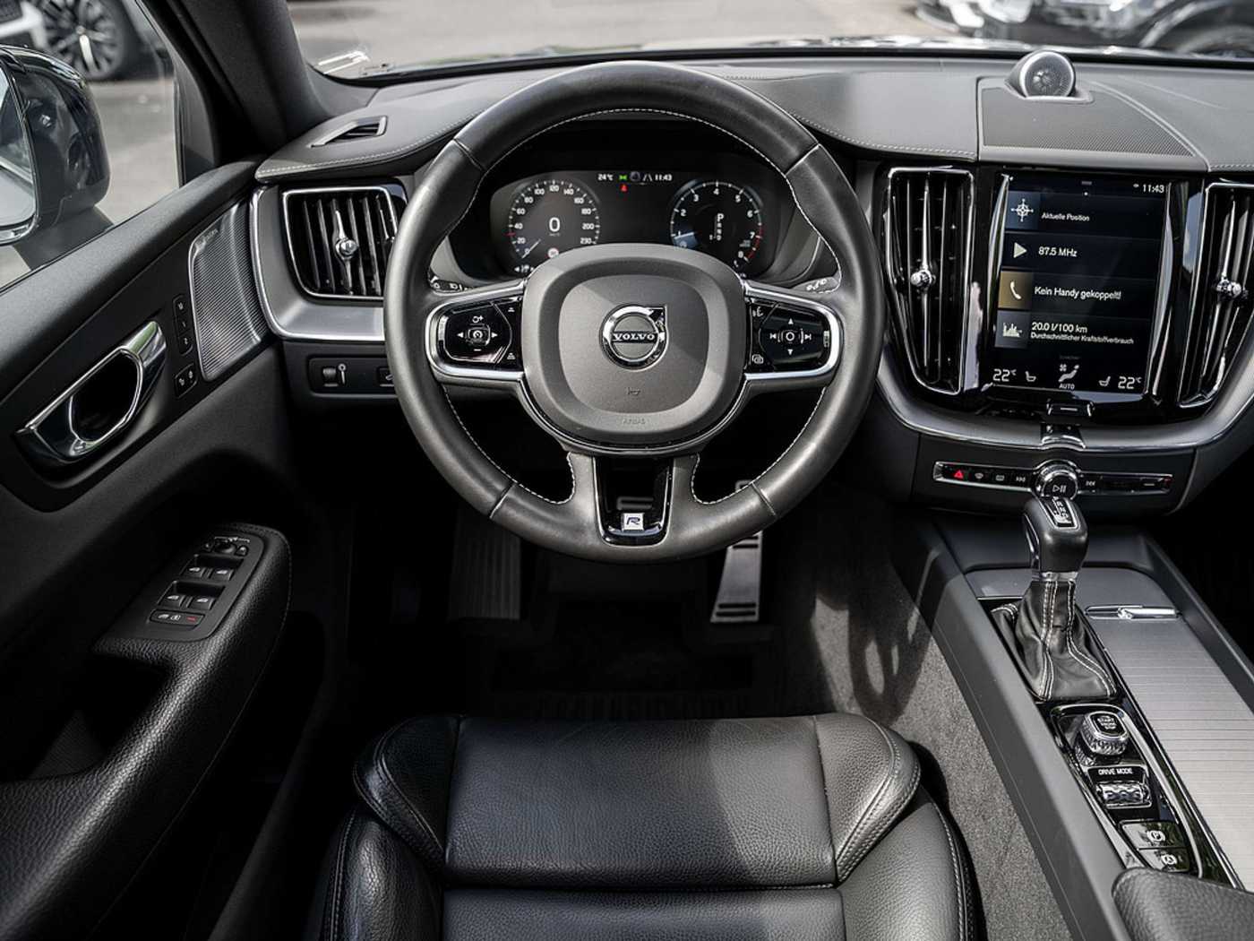 Volvo  T4 R-Design B&W AHK HEAD-UP DISPLAY