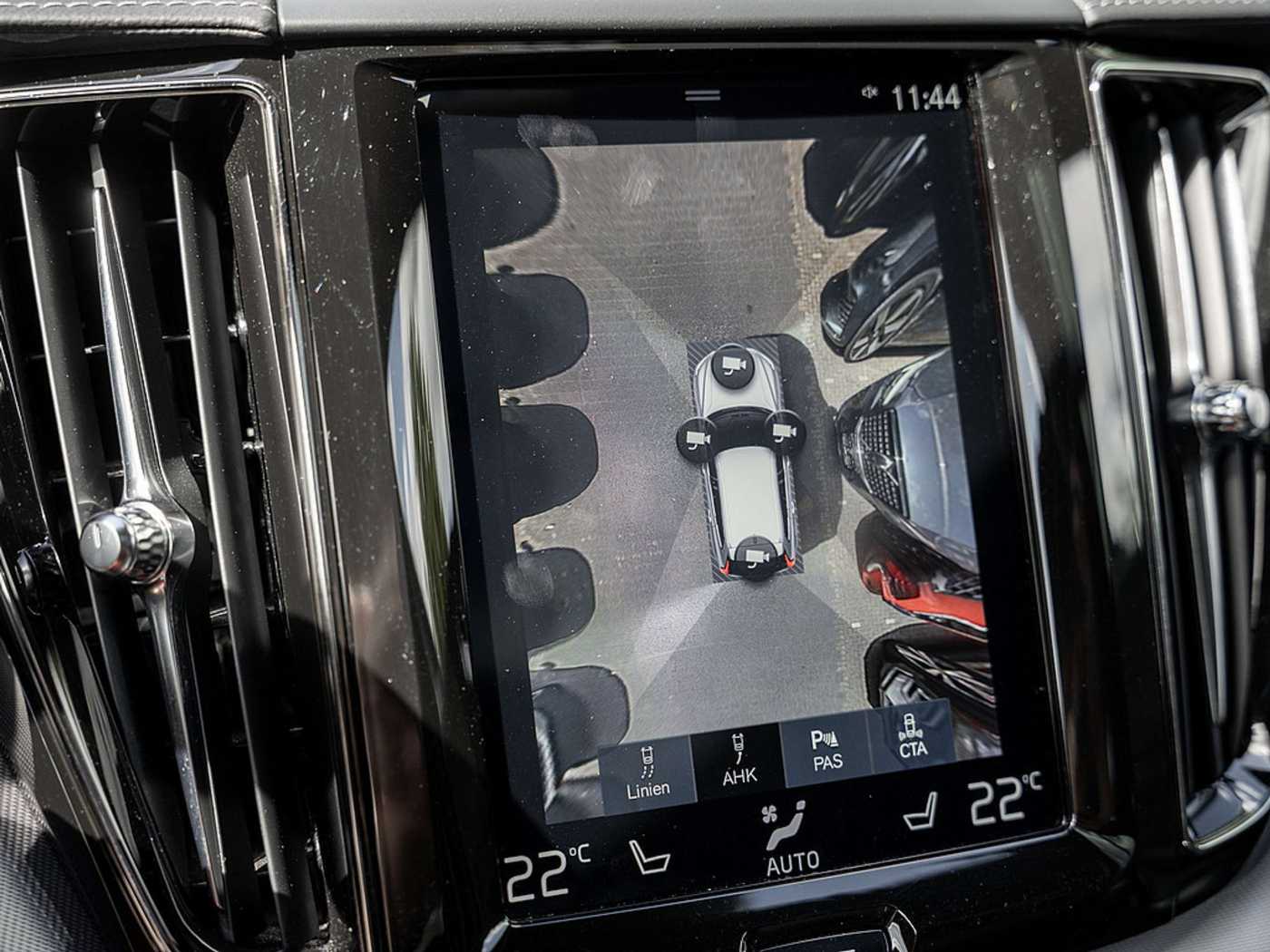 Volvo  T4 R-Design B&W AHK HEAD-UP DISPLAY