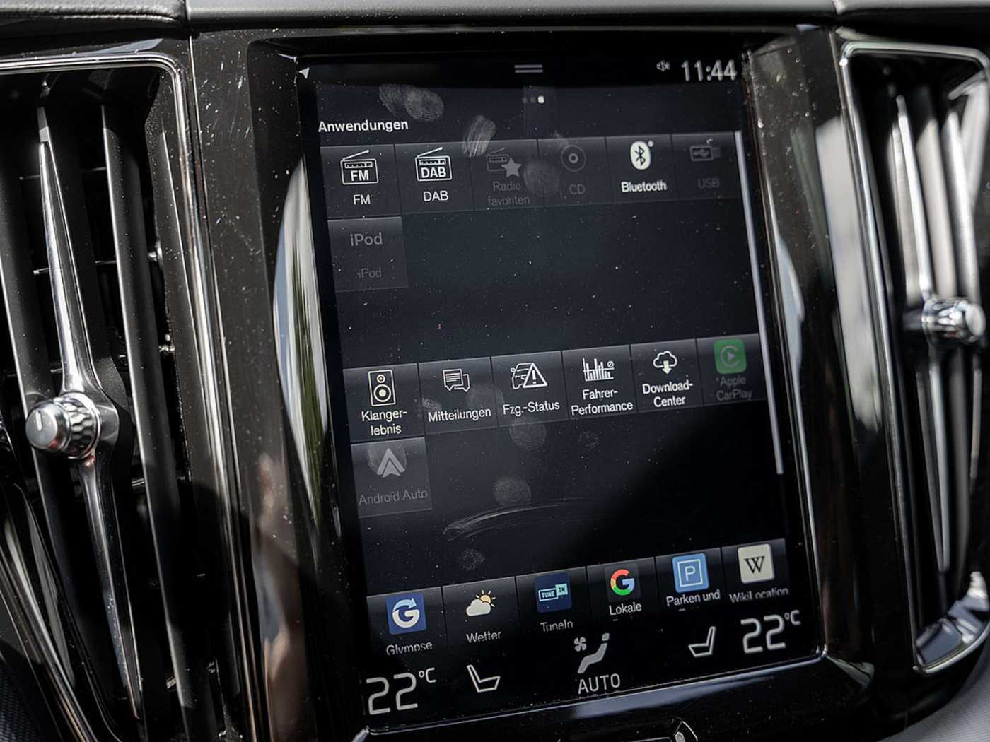 Volvo  T4 R-Design B&W AHK HEAD-UP DISPLAY
