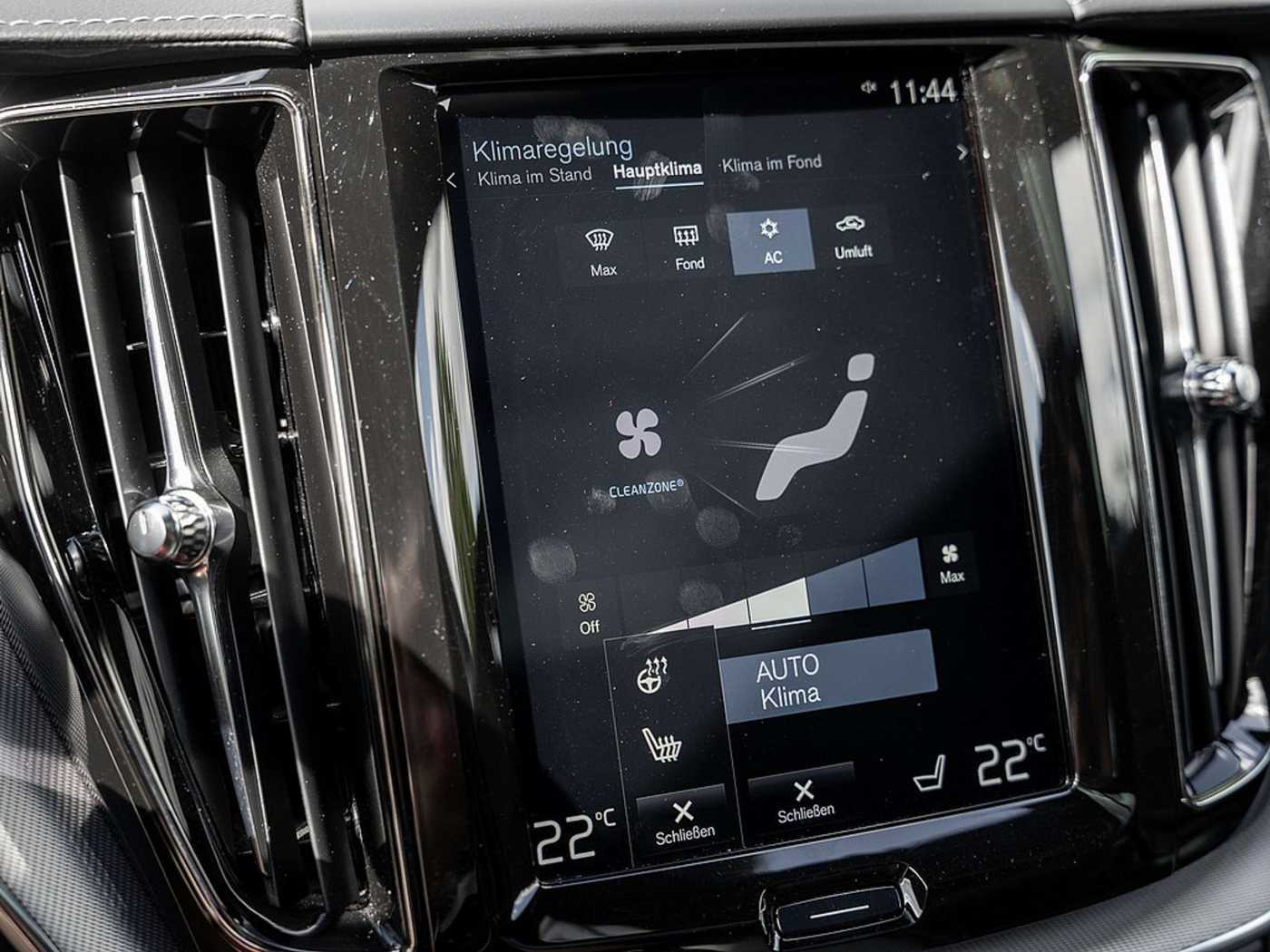 Volvo  T4 R-Design B&W AHK HEAD-UP DISPLAY