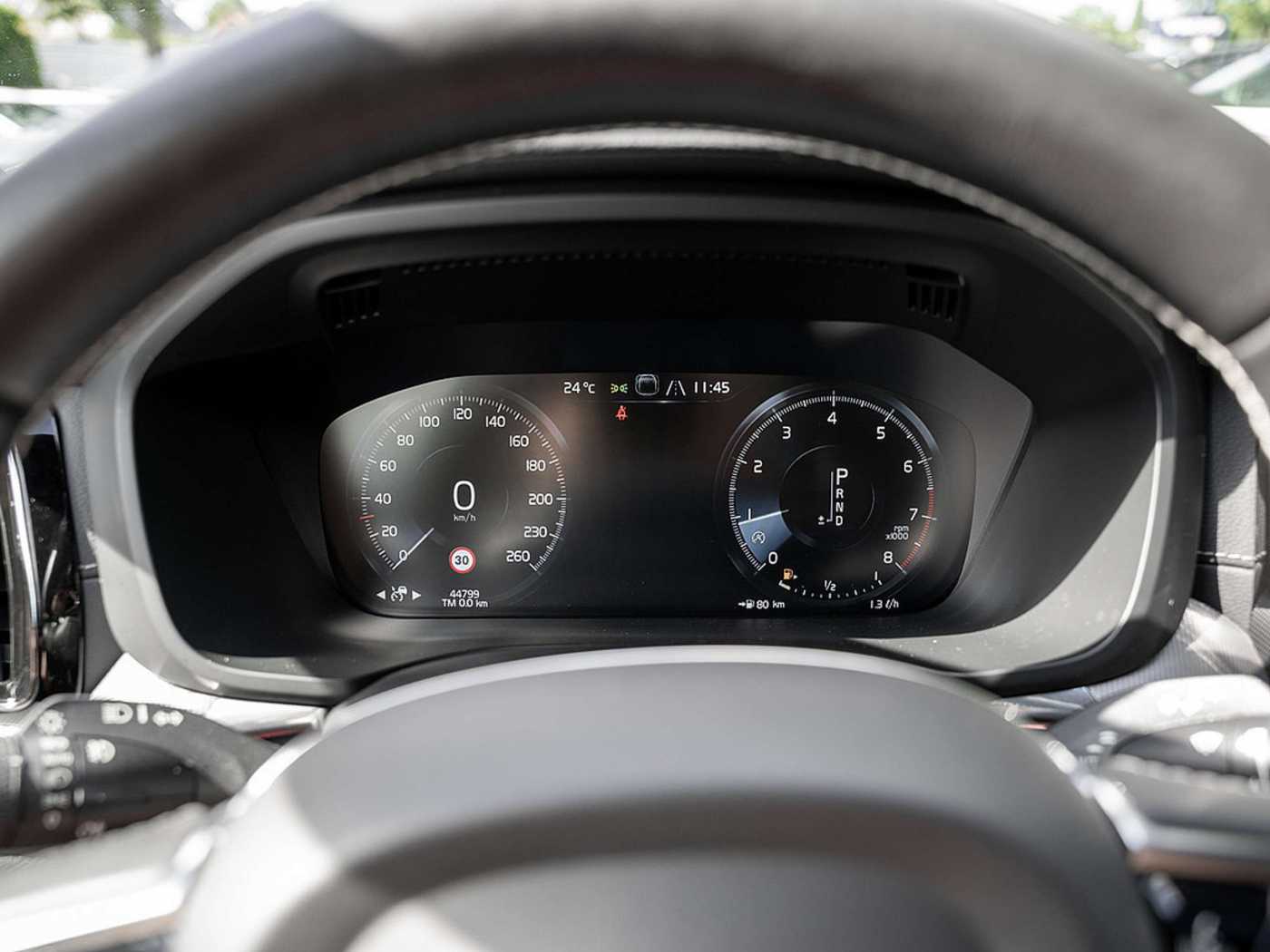 Volvo  T4 R-Design B&W AHK HEAD-UP DISPLAY