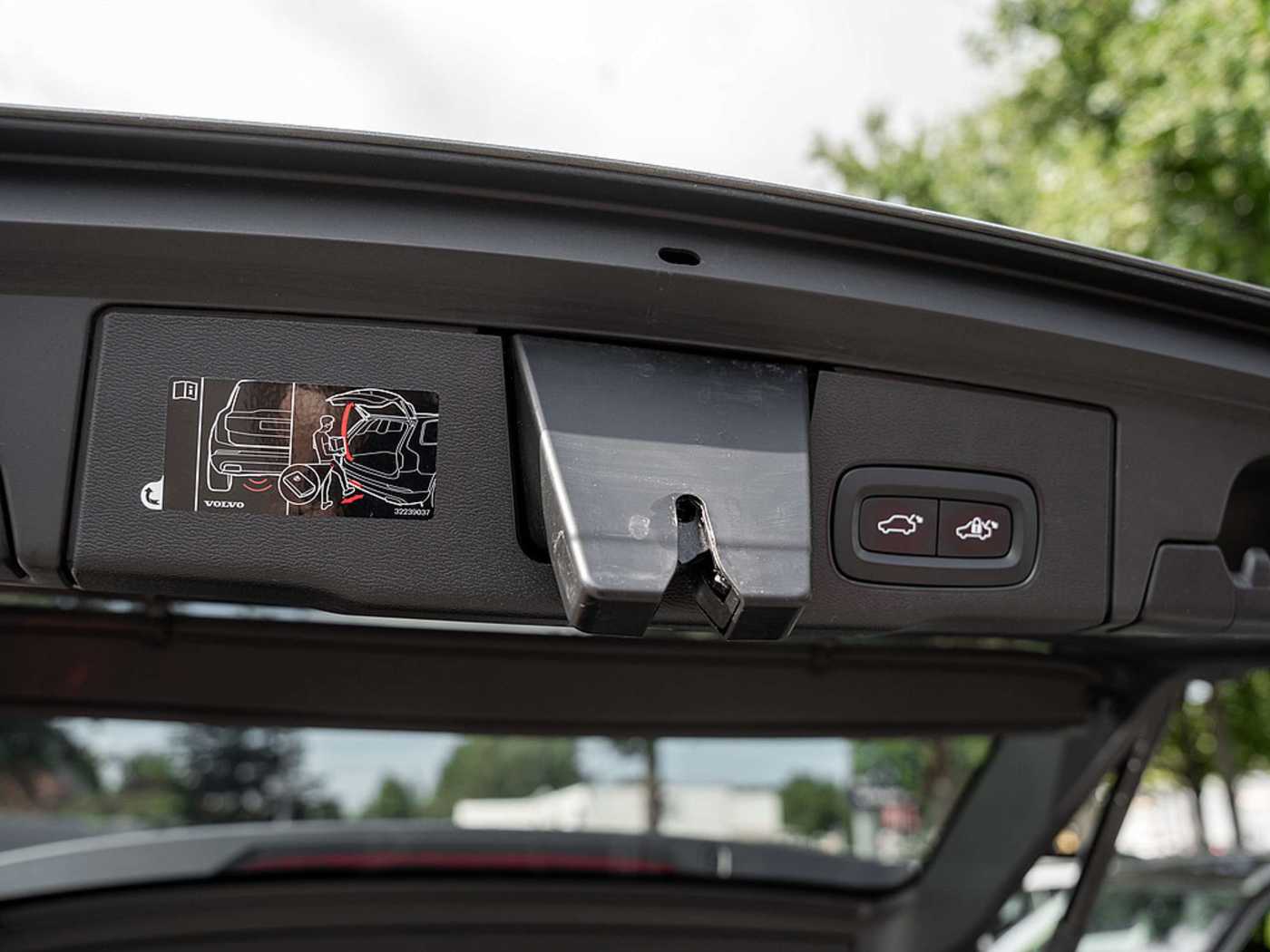 Volvo  T4 R-Design B&W AHK HEAD-UP DISPLAY