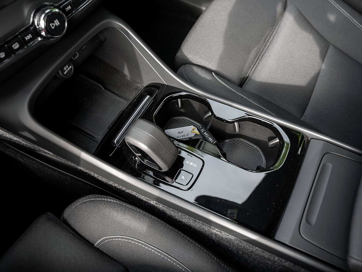 Volvo  Core Recharge Pure Electric 2WD