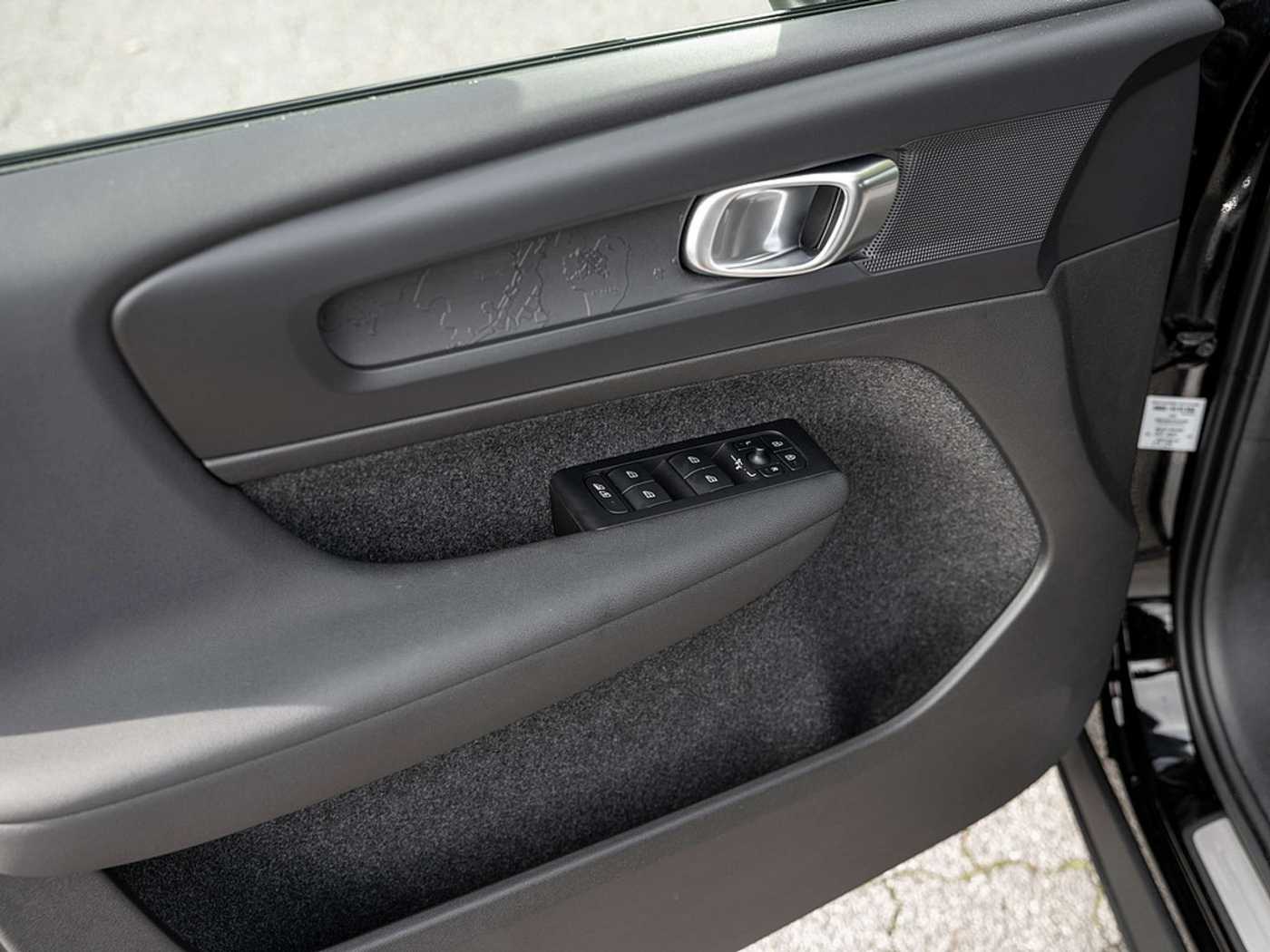 Volvo  Core Recharge Pure Electric 2WD