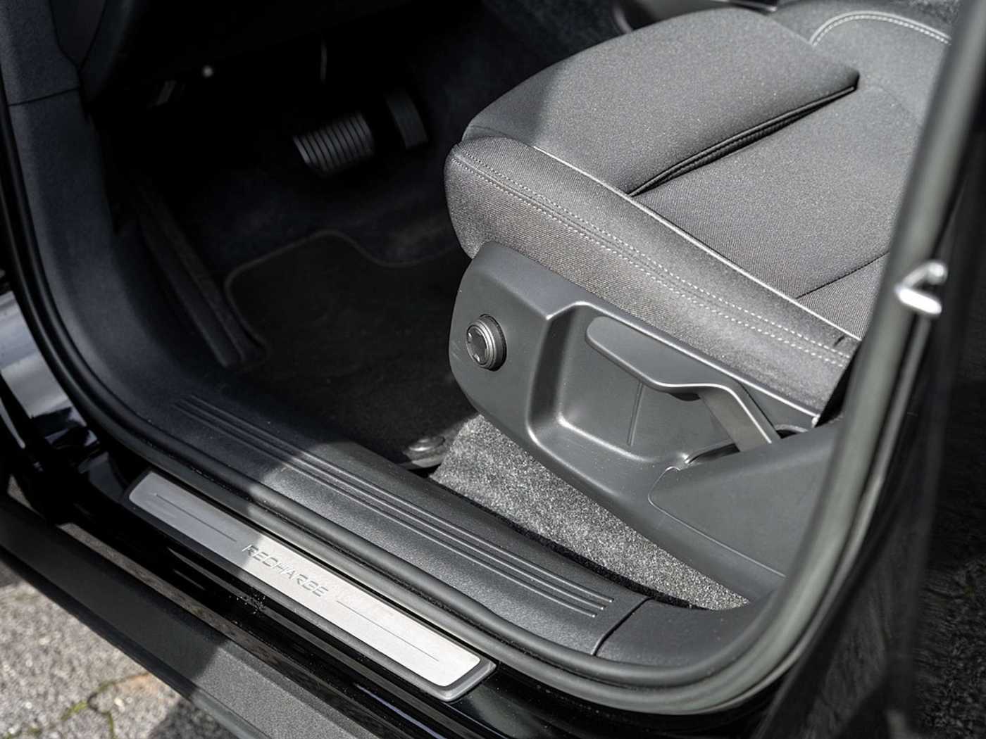 Volvo  Core Recharge Pure Electric 2WD