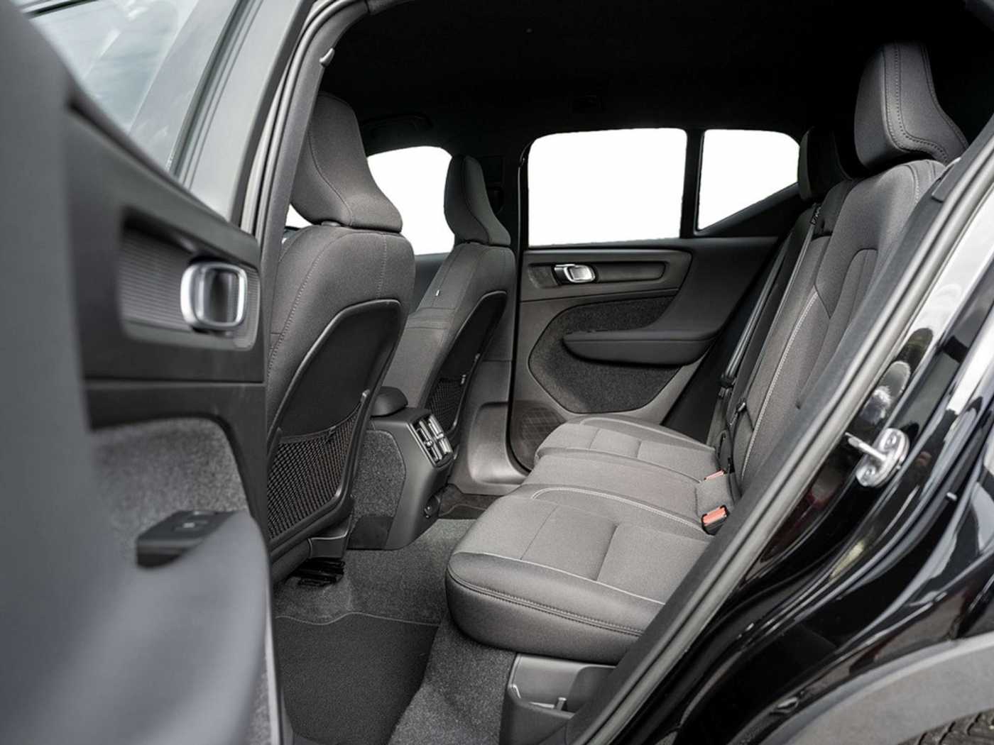 Volvo  Core Recharge Pure Electric 2WD