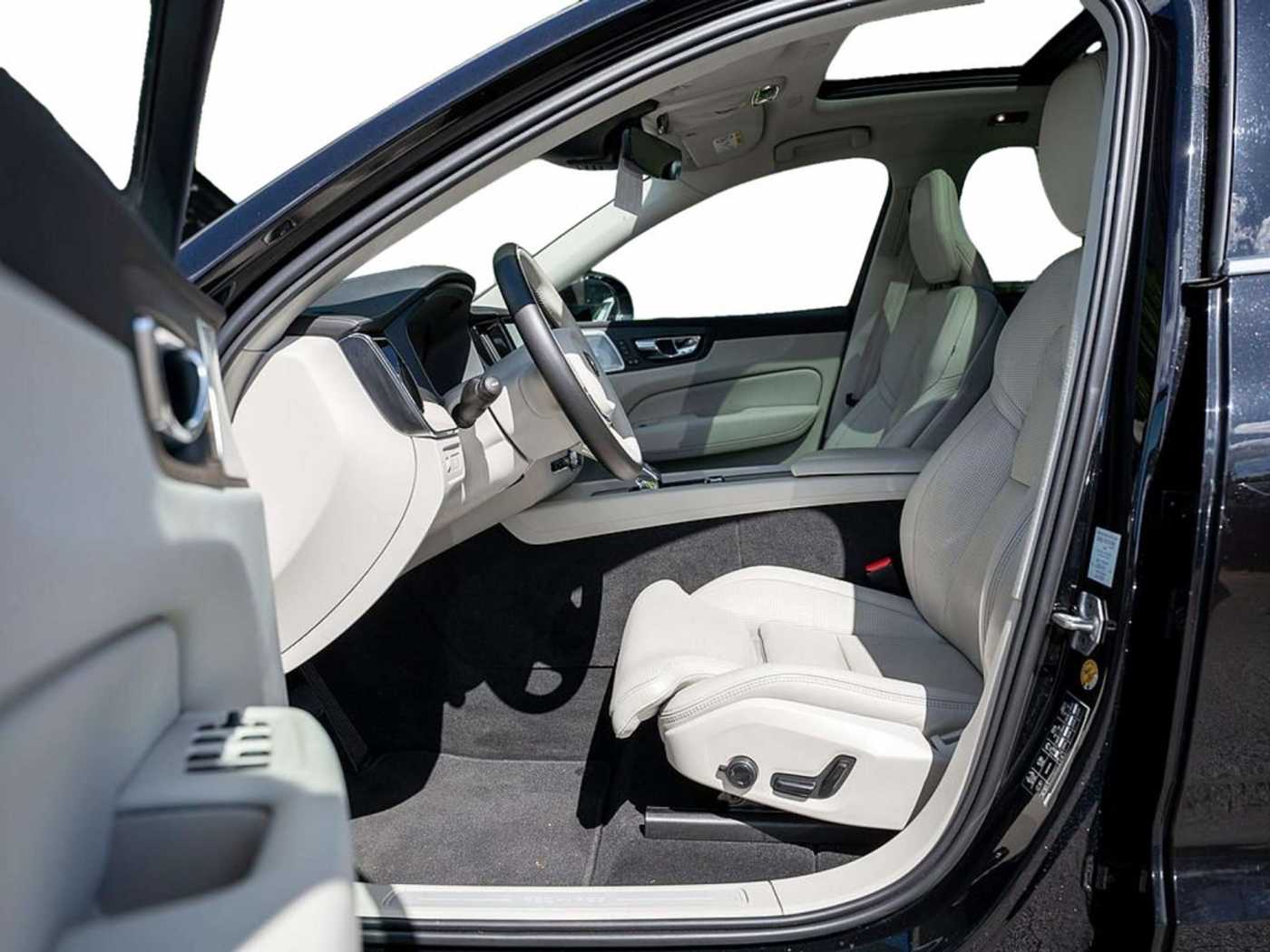 Volvo  T8 Recharge AWD Inscription HGSD B&W