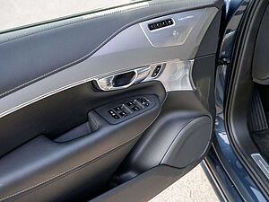 Volvo  Recharge T8 AWD R-Design Edition