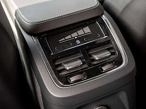 Volvo  Recharge T8 AWD R-Design Edition