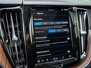 Volvo  T8 Ultra Dark Recharge Plug-In Hybrid AWD