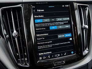 Volvo  T8 R-Design Recharge H/K STANDHZ PANO