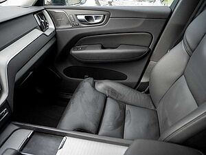 Volvo  T8 R-Design Recharge H/K STANDHZ PANO