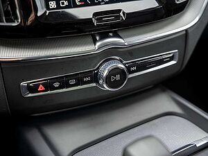 Volvo  T8 Ultra Dark Recharge ACC PANO 360° HUD