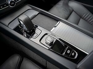 Volvo  T8 Ultra Dark Recharge ACC PANO 360° HUD