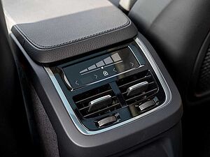 Volvo  T8 Inscription Expression Recharge AWD 2