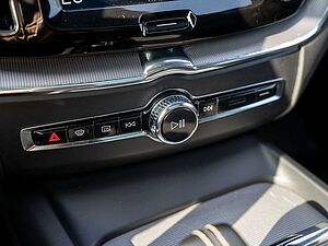 Volvo  T8 R-Design Recharge Plug-In Hybrid AWD