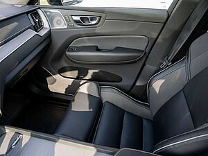 Volvo  T8 R-Design Recharge Plug-In Hybrid AWD