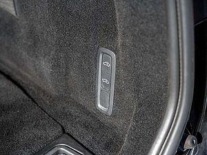 Volvo  T8 R-Design Recharge Plug-In Hybrid AWD