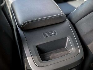 Volvo  T8 R-Design Recharge Plug-In Hybrid AWD