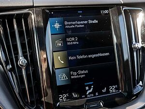 Volvo  B4 R Design AWD PANO 21° H/K PILOT